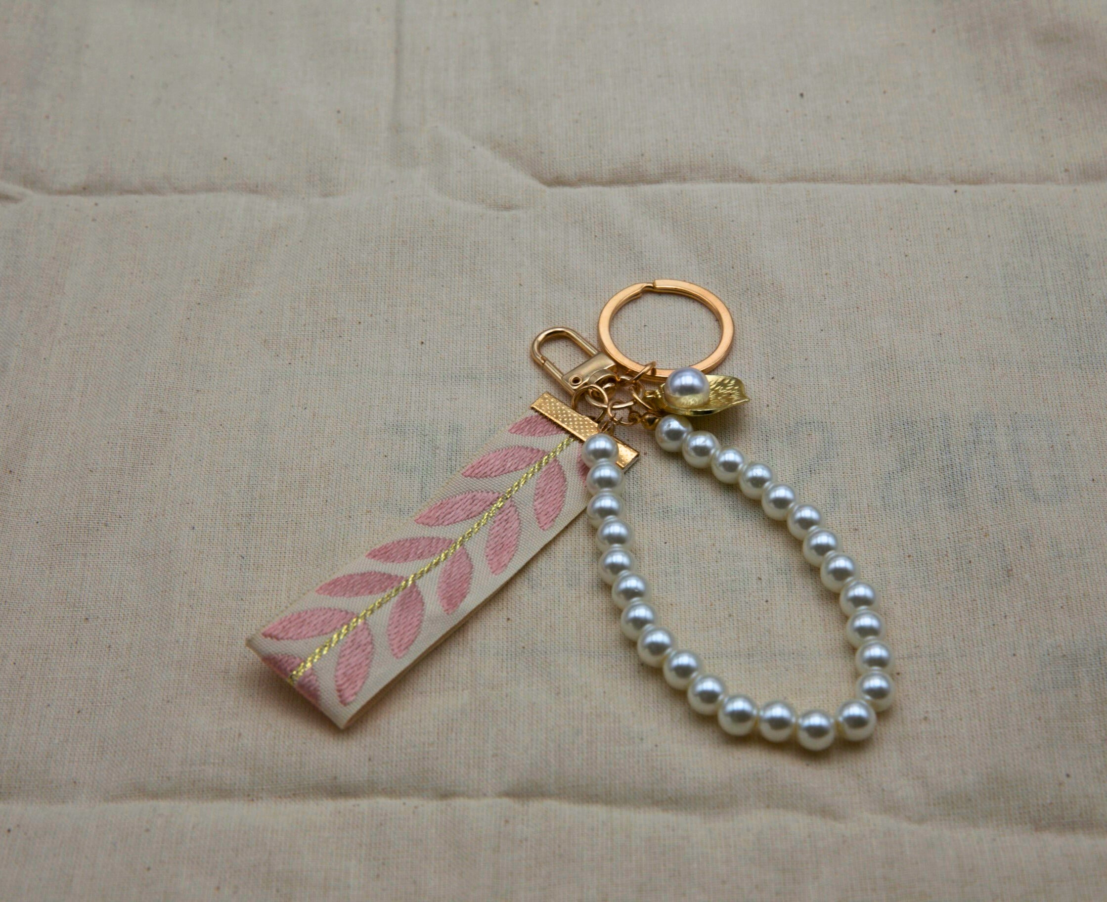 sleutelhanger blad roze