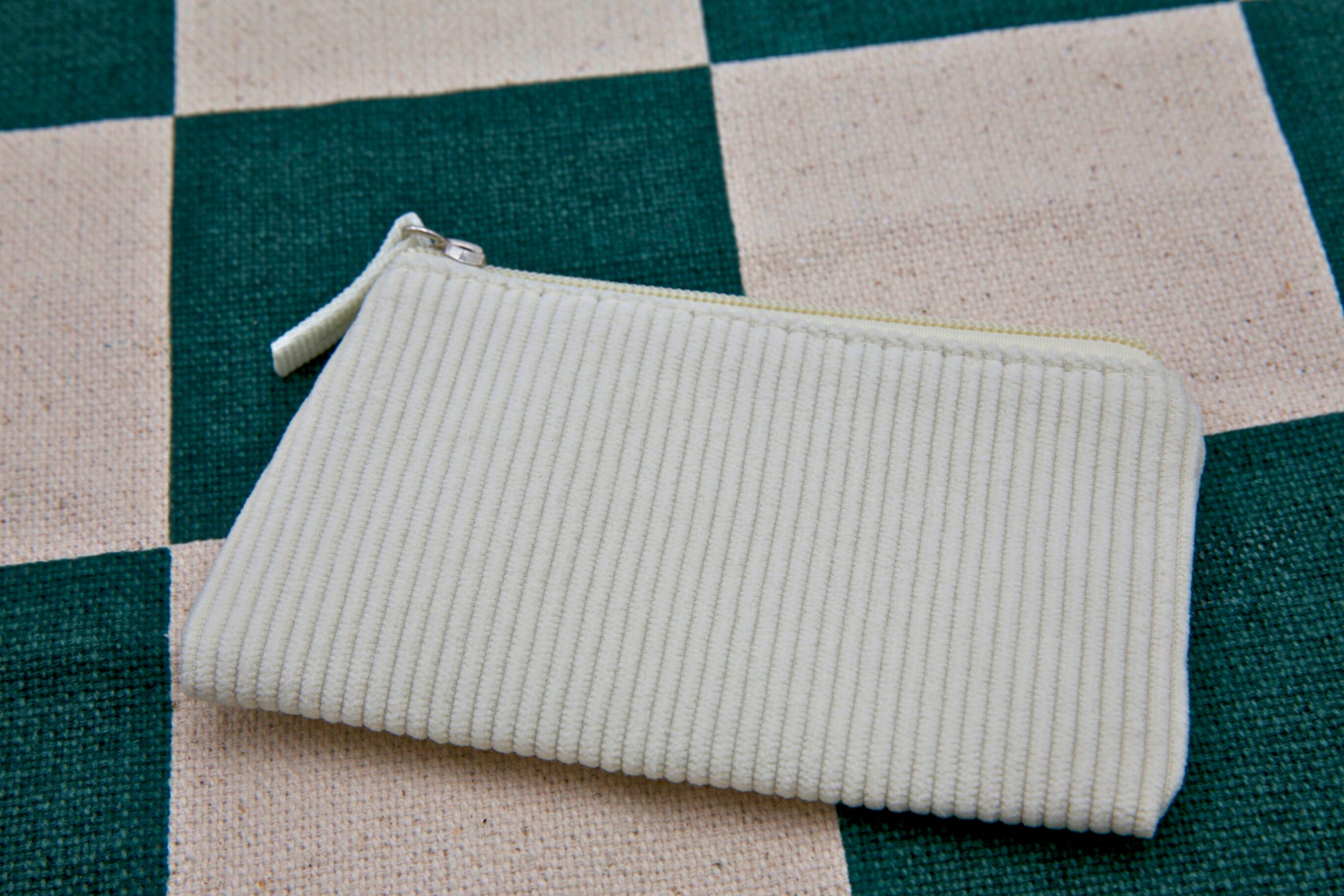 klein basic beige toilettasje