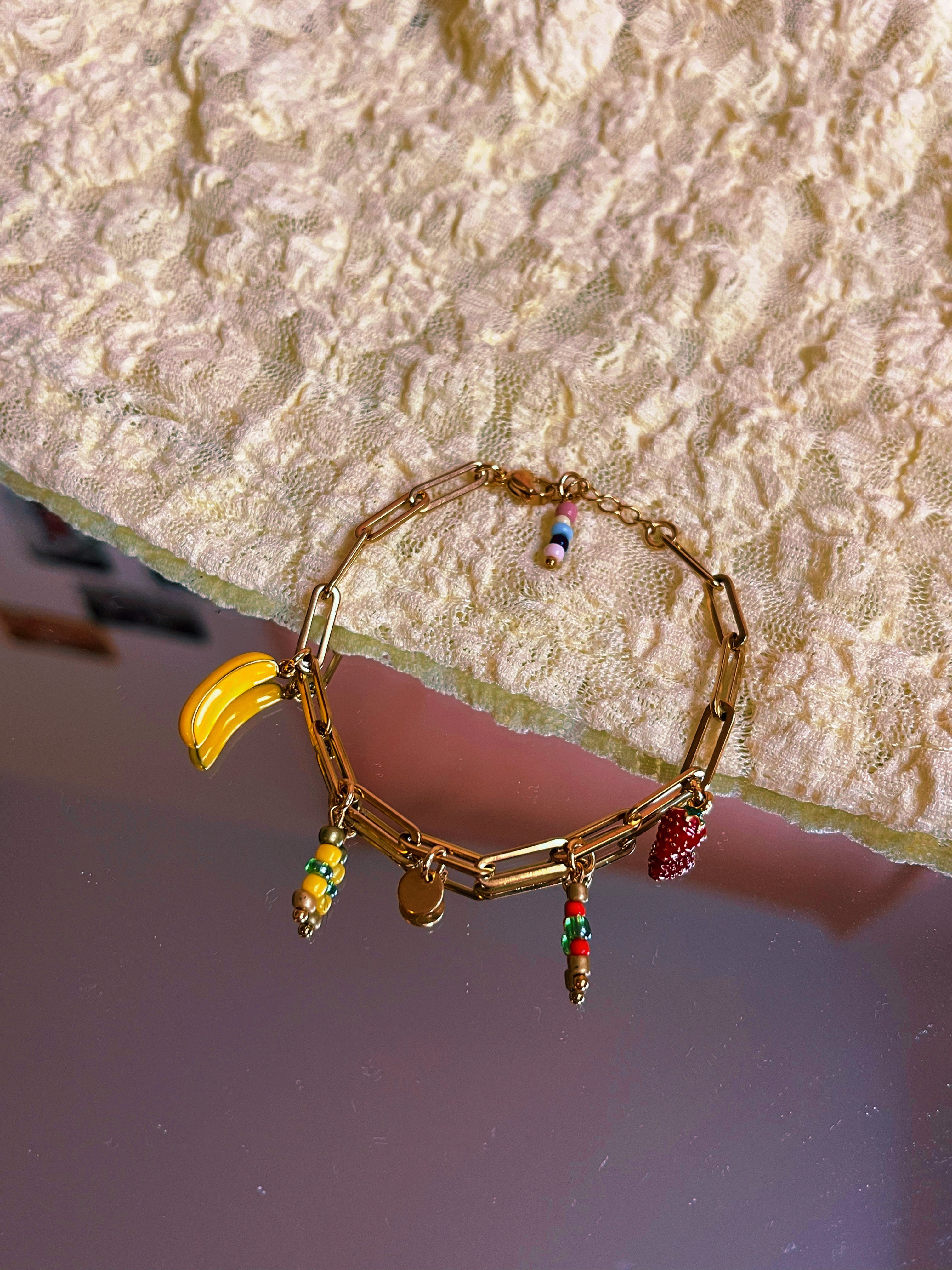 Charm armband banana pop
