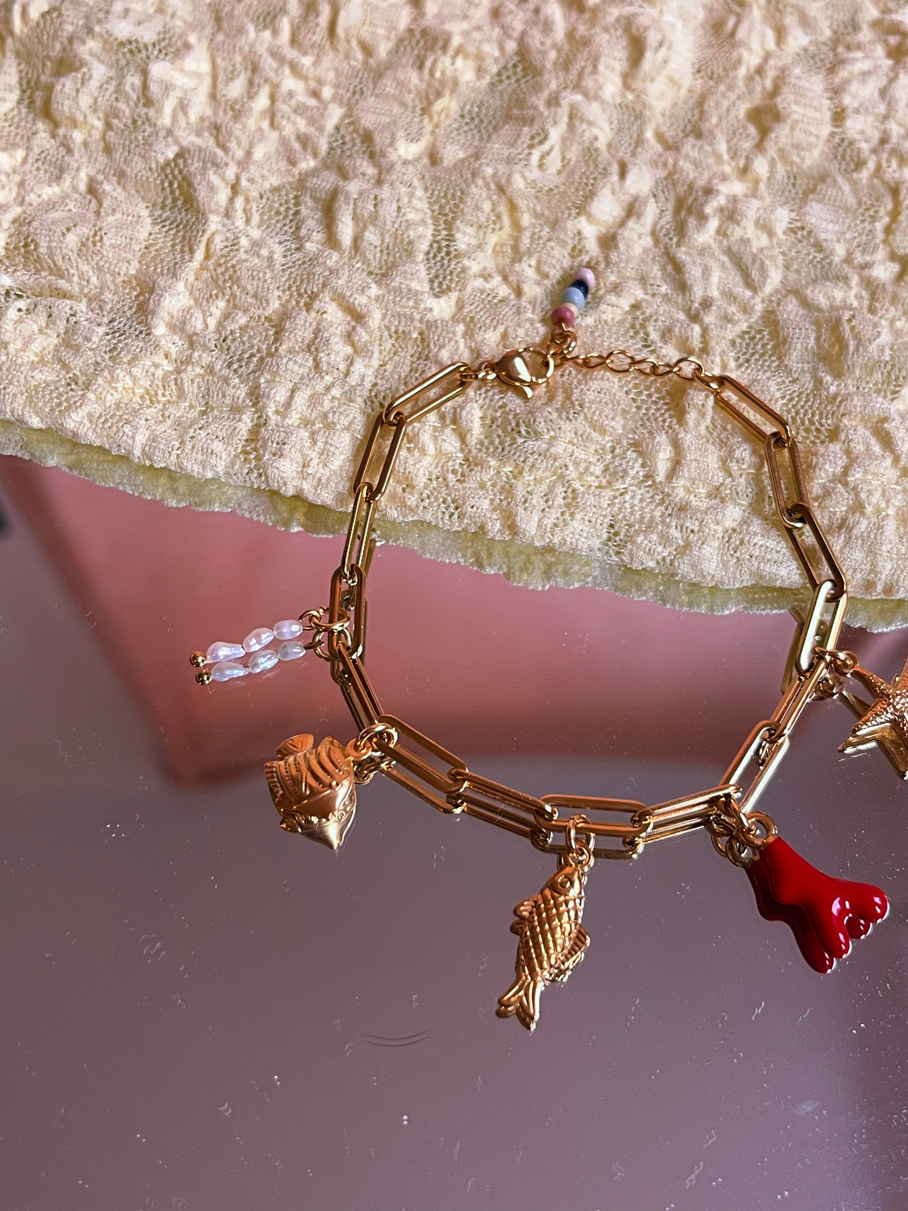Charm armband coral fish