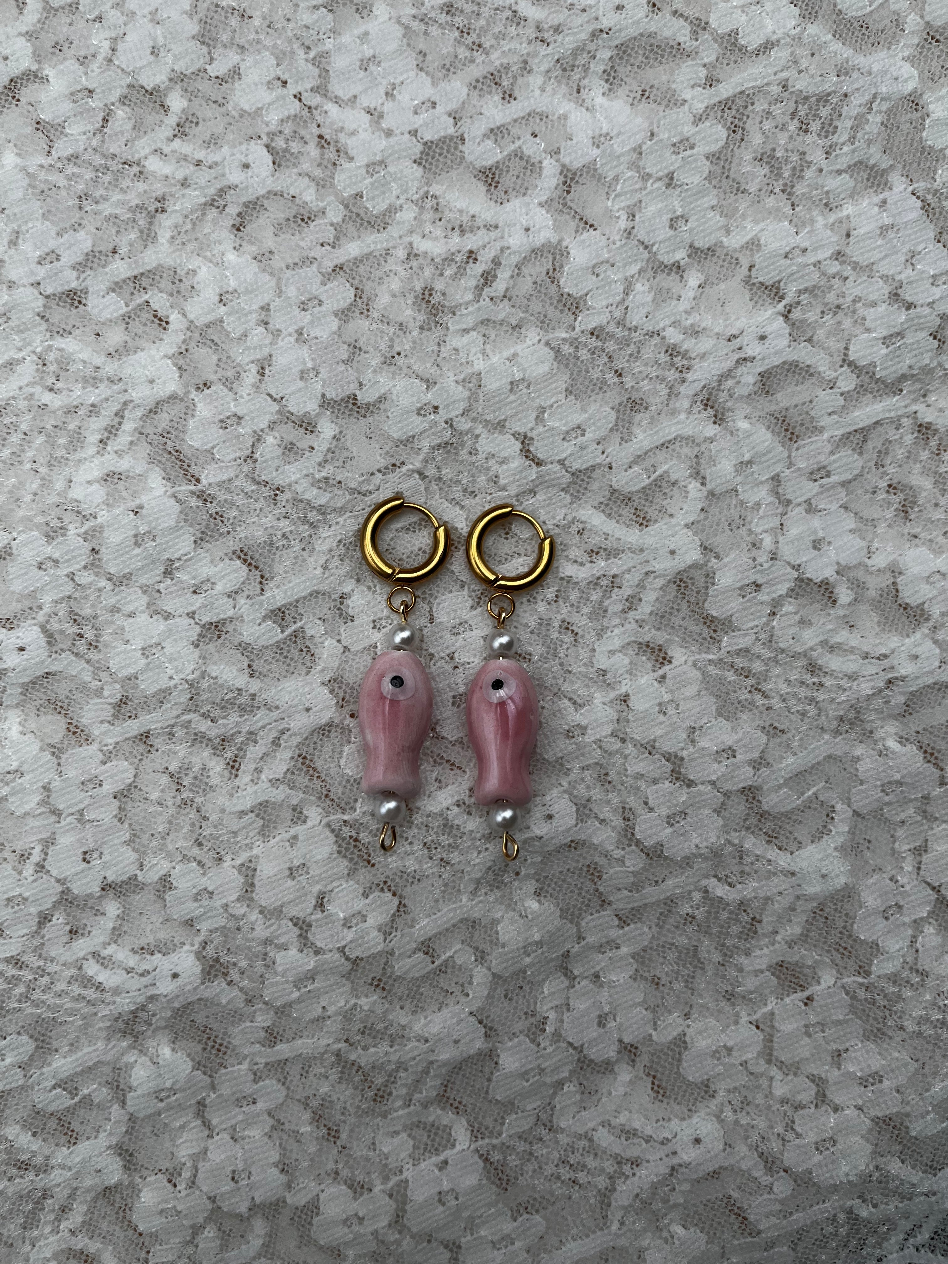 oorbel vis lichtroze goud