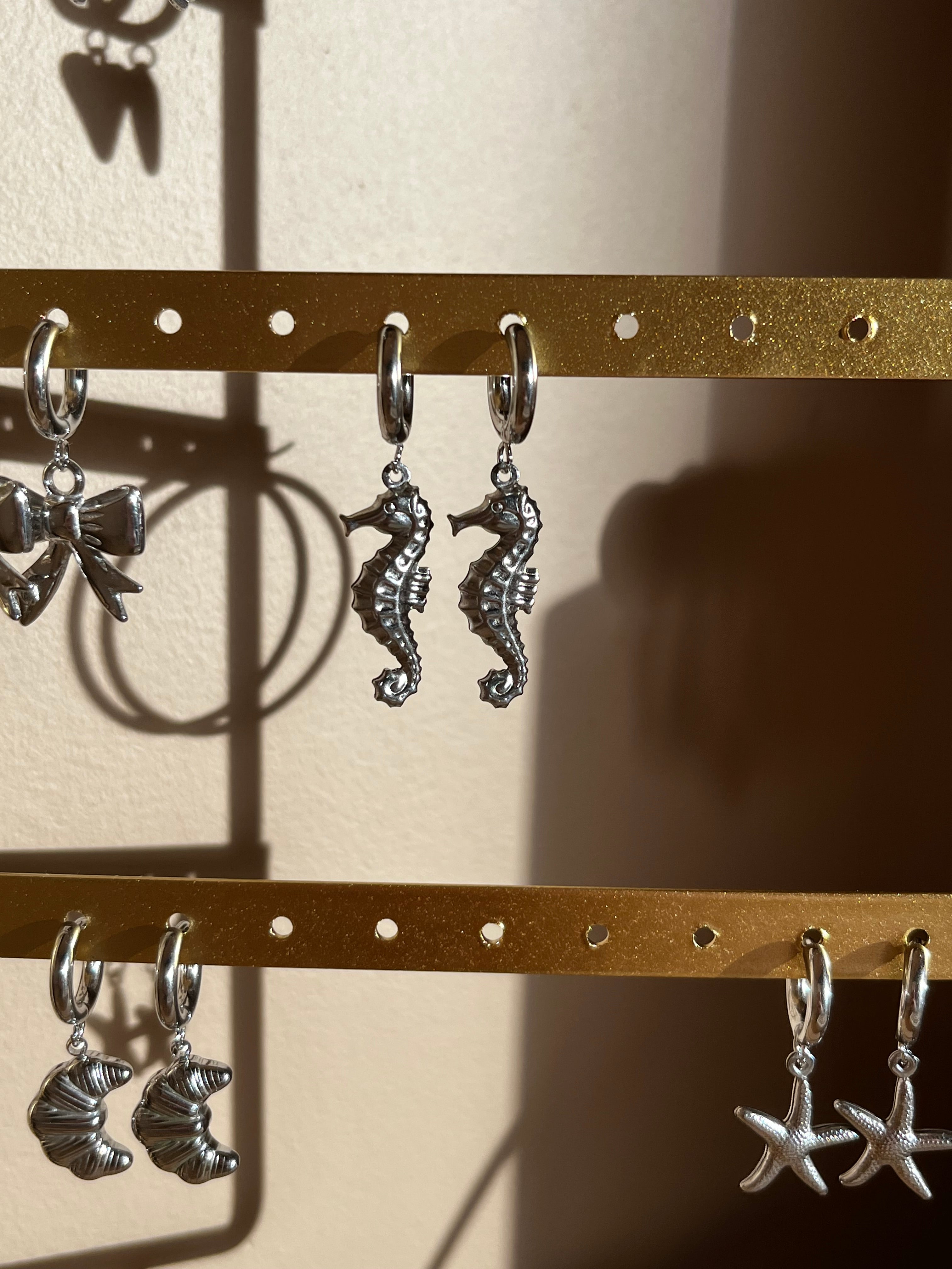 oorbel zeepaard zilver