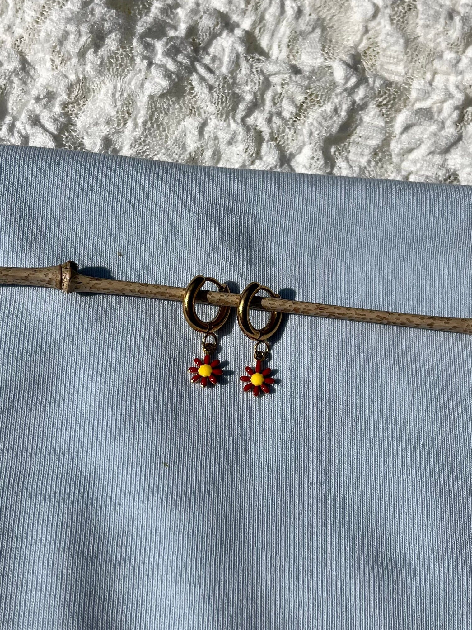 oorbel bloemetjes rood goud