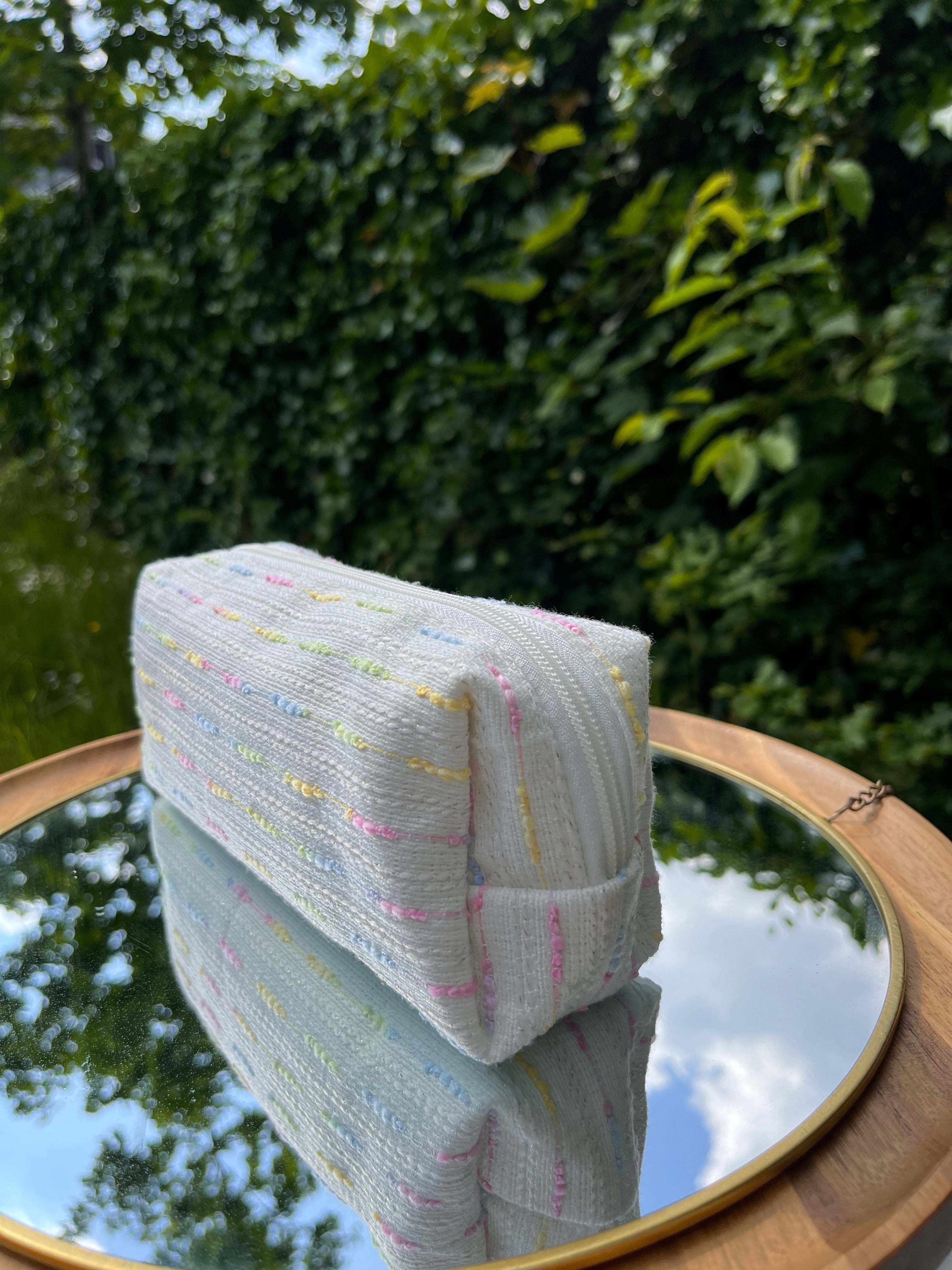 pennenzak beige met gekleurde streepjes
