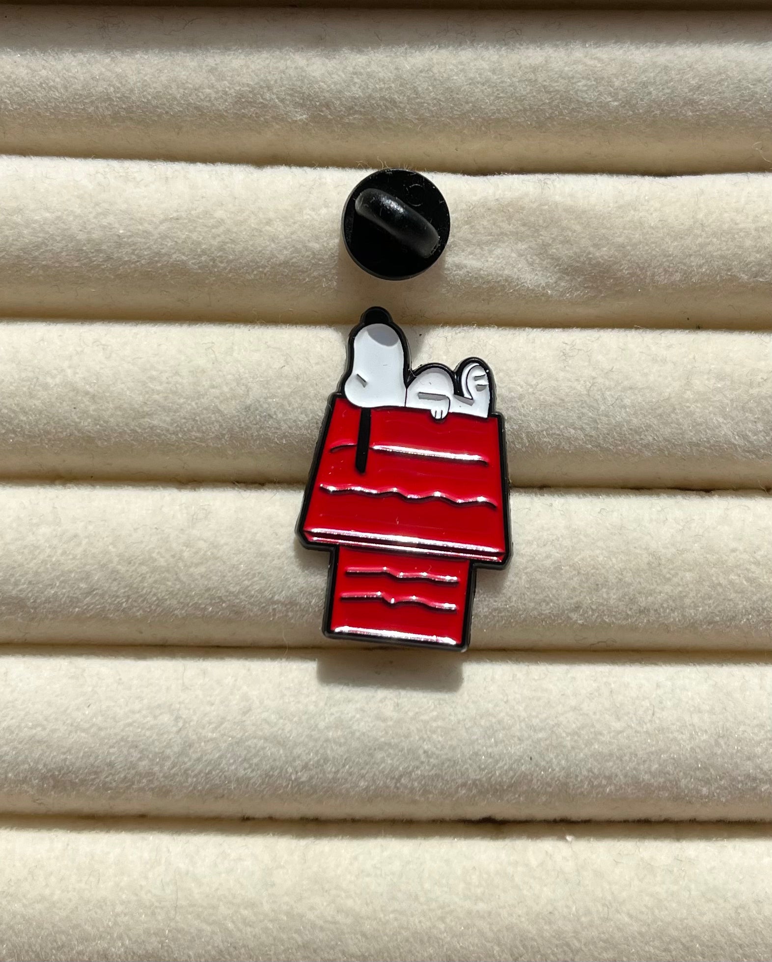 Pin huisje snoopy