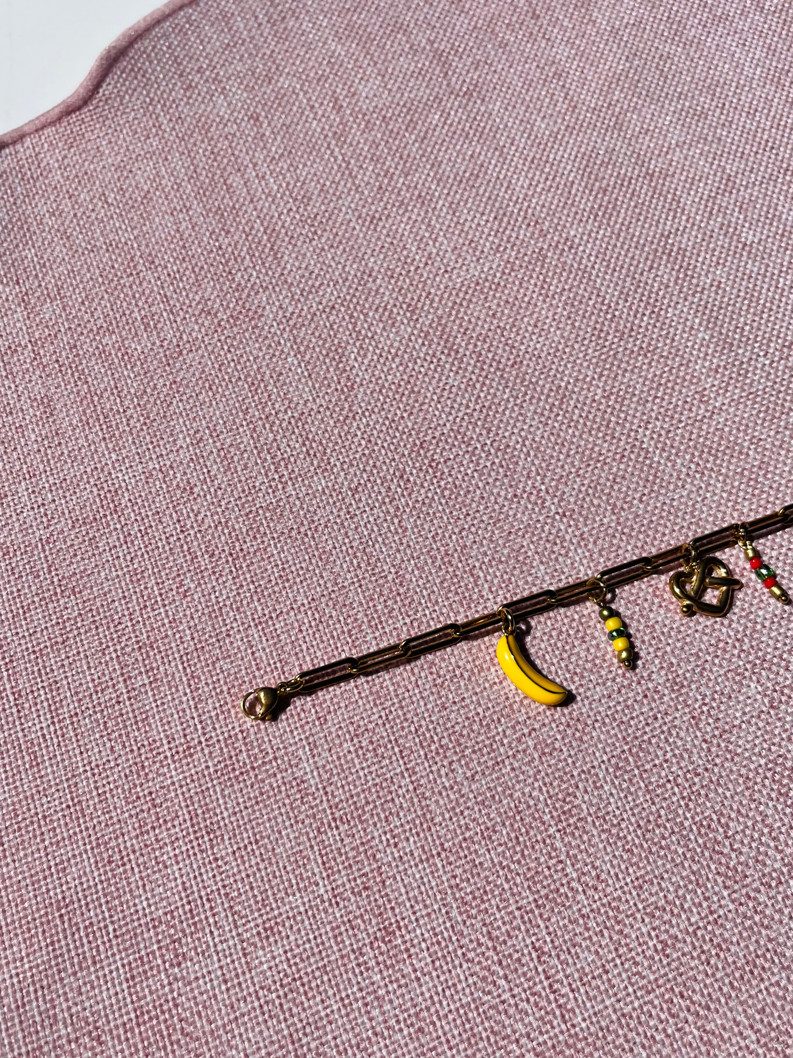 Charm armband banana pop